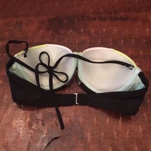 Victoria's Secret Swim - Victoria Secret Bikini top 34B Like New!! Victoria's Secret Swim - Victoria Secret Bikini top 34B Like New!!
